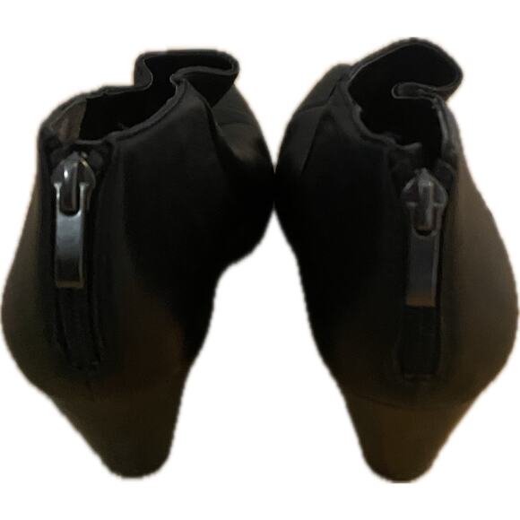 Franco Sarto Black Leather Adrienne Booties Size 8 - Picture 2 of 4